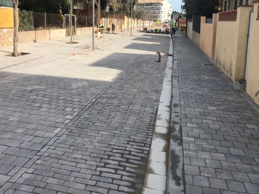 PAVING ON THE SCALE